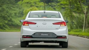 đánh giá xe hyundai elantra 2019